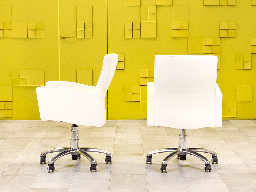 Конференц кресло для переговорной на колесах Onda Office POLTRONA FRAU Кожа Бежевый Италия_КНКБ-0810