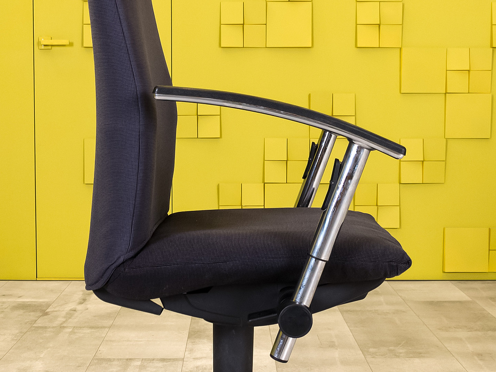 Офисное кресло руководителя на колесах TIGER SATO Ткань Серый Германия_КРТС-040324