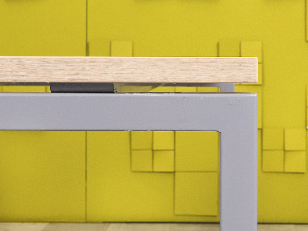 Офисный стол прямой ЛДСП Клен  СППВ-10046