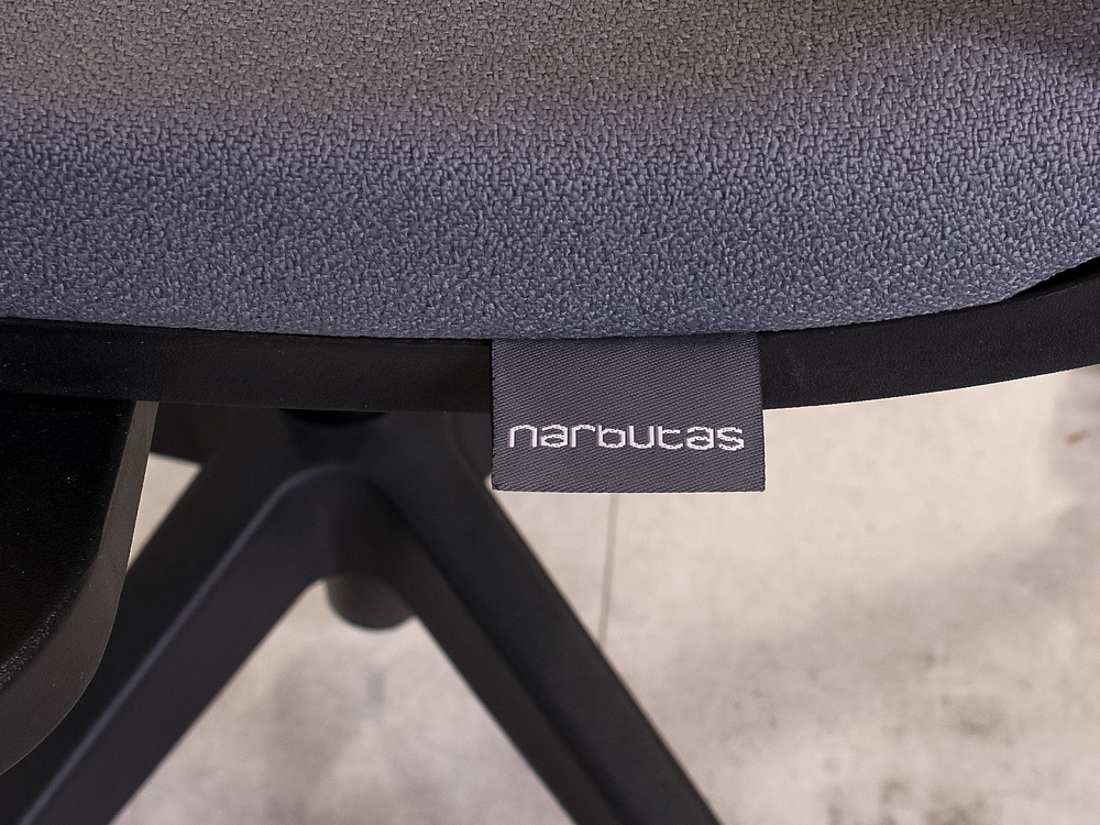 Офисное кресло для персонала на колесах NARBUTAS Ткань Серый Литва_КПТС-151223