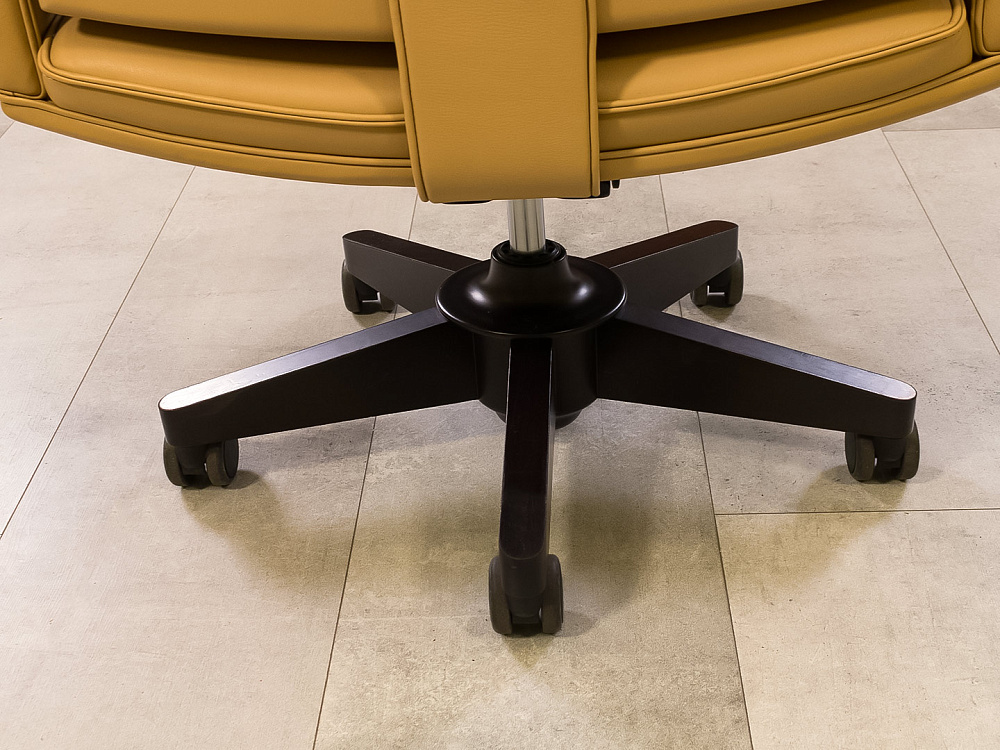 Офисное кресло руководителя на колесах MASCHERONI Кожа Бежевый Италия_КРКБ-170624