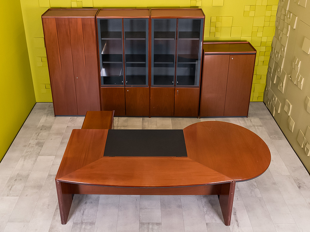 Кабинет руководителя ORA Массив Орех Италия