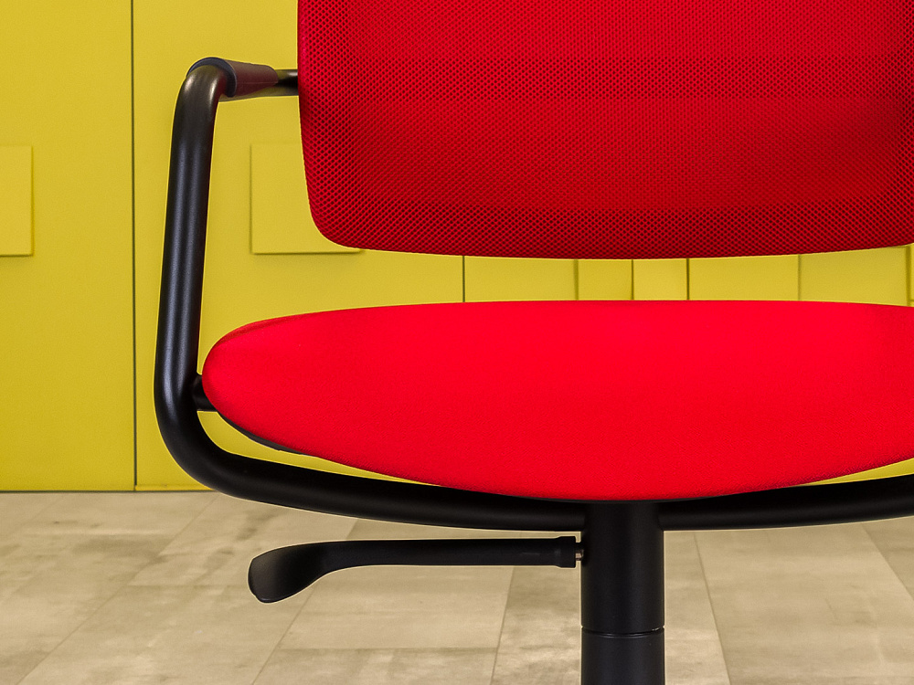 Офисное кресло для персонала на колесах Sitland Ткань Красный Италия_КПТК-261023