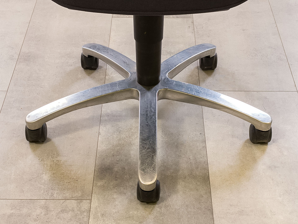 Офисное кресло руководителя на колесах TIGER SATO Ткань Серый Германия_КРТС-040324