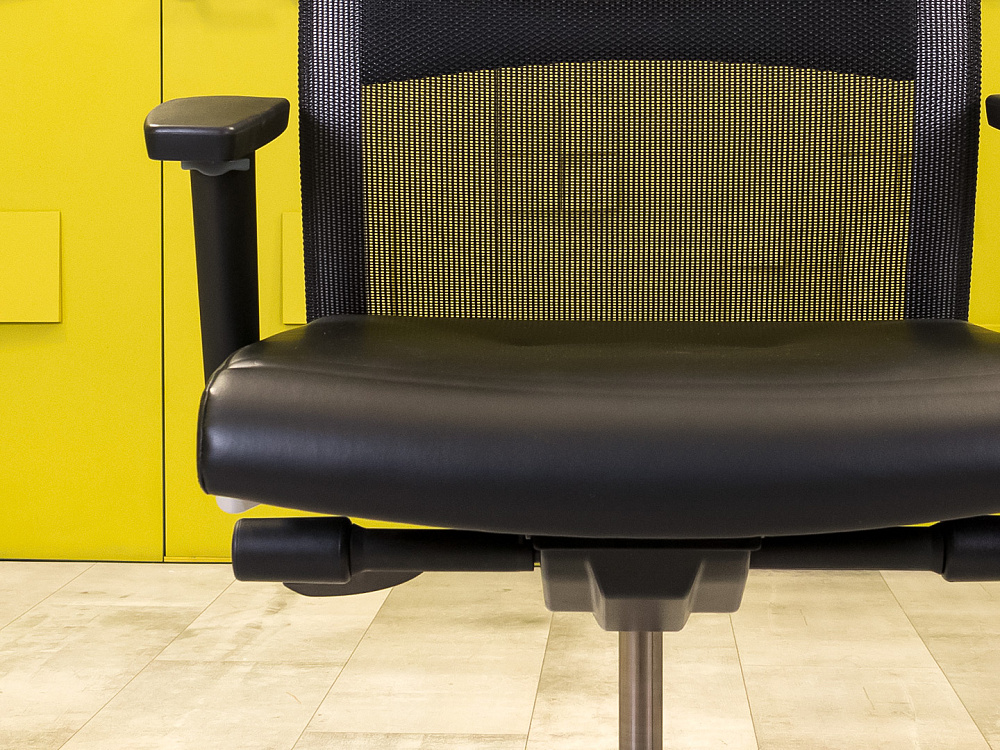 Офисное кресло для персонала на колесах Экокожа Чёрный Италия_КПКЧ1-221124