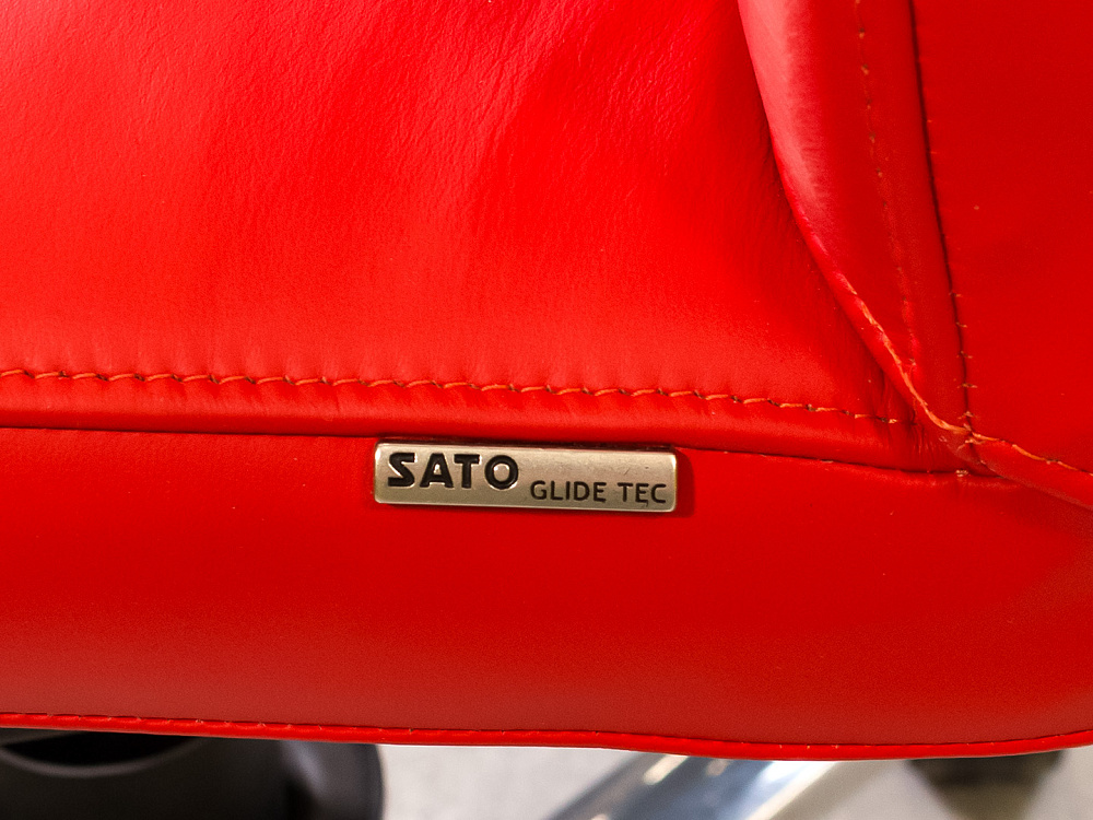 Офисное кресло руководителя на колесах Leo SATO Кожа Красный Германия_КРКК1-181123