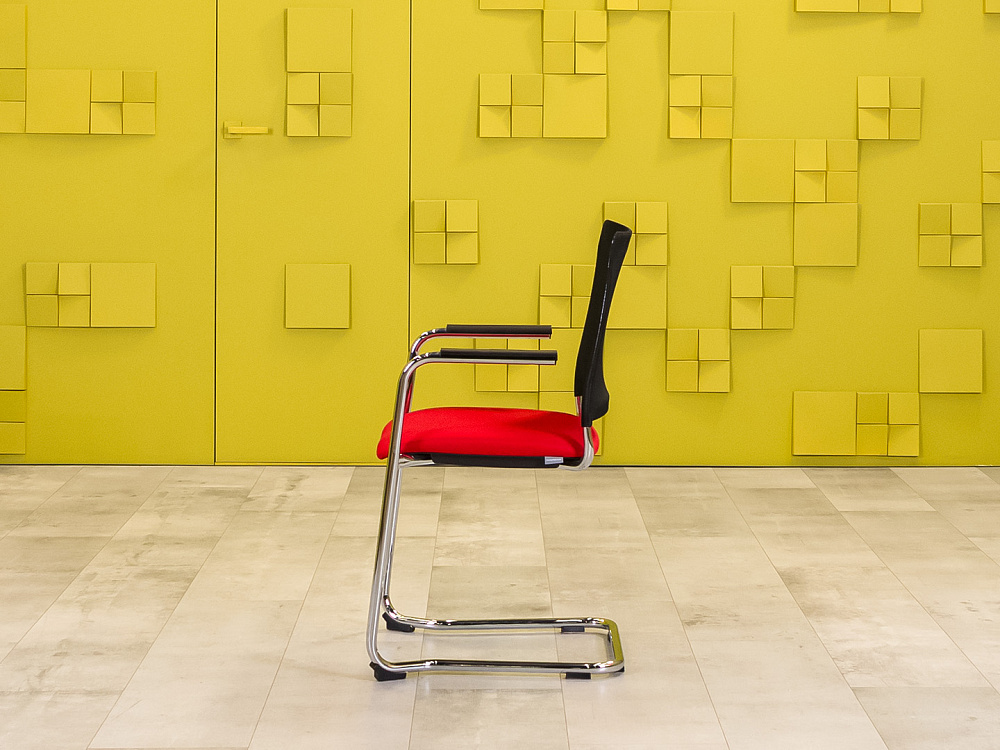 Конференц кресло для переговорной на полозьях Ткань Красный; Чёрный Россия_КДТК-130324