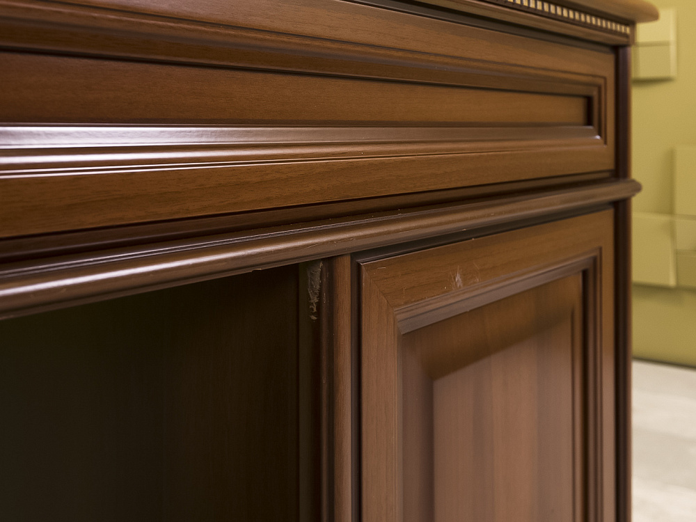 Стол для руководителя  Miassmobili ЛДСП Орех Россия  СРПХ1-08046