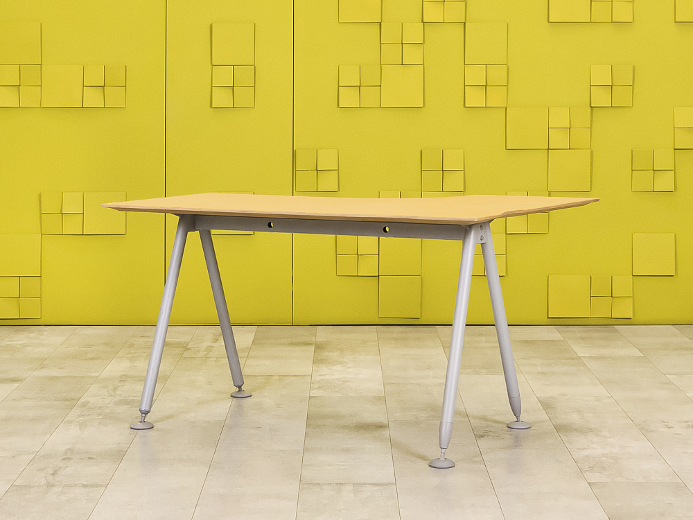 Офисный стол угловой  ЛДСП Бук  СПУВ-02125