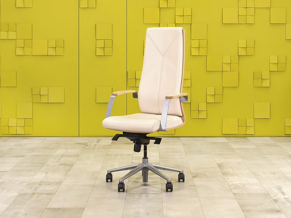 Офисное кресло руководителя на колесах MADERA A Sitland Кожа Бежевый Италия  КРКБ-270624