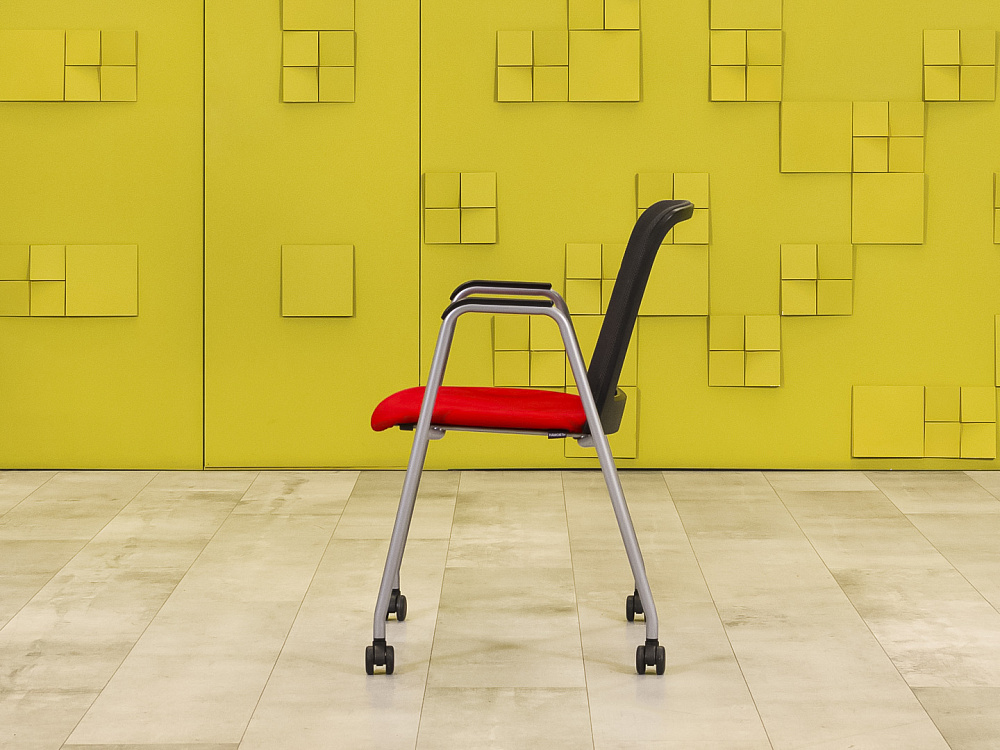 Конференц кресло для переговорной  HAWORTH Ткань Красный США  КНТК-27105