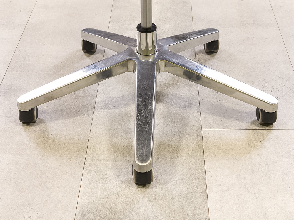 Офисное кресло руководителя на колесах Profoffice Кожа Чёрный Россия-Италия  КРКЧ-280125