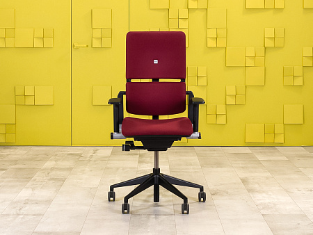 Офисное кресло руководителя на колесах Please 2 Ergonomik Steelcase Ткань Красный Франция_КРТК-011223