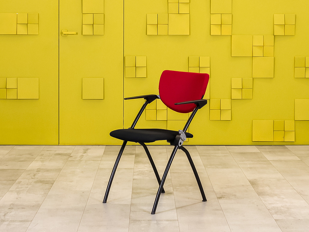 Конференц кресло для переговорной на ножках HAWORTH Ткань Чёрный; Красный Германия_КНТЧ-110823