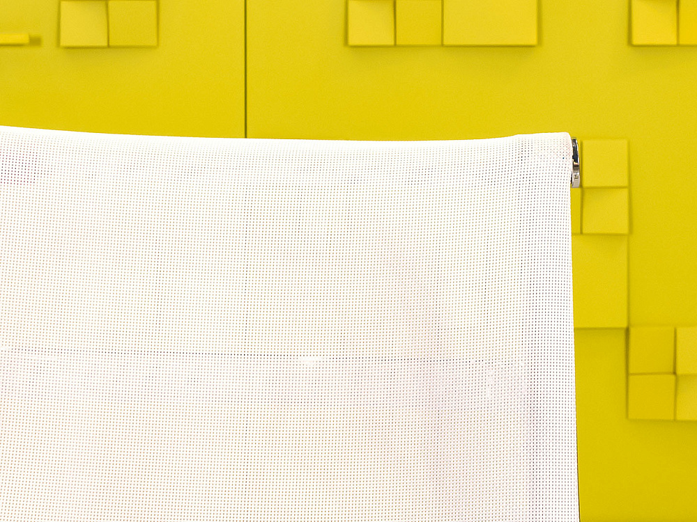 Офисное кресло руководителя на колесах Сетка Белый Россия_КРКБ-250624