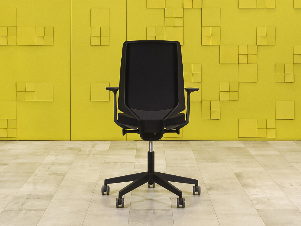 Офисное кресло для персонала на колесах Profim Ткань Чёрный Польша_КПТЧ2-090922