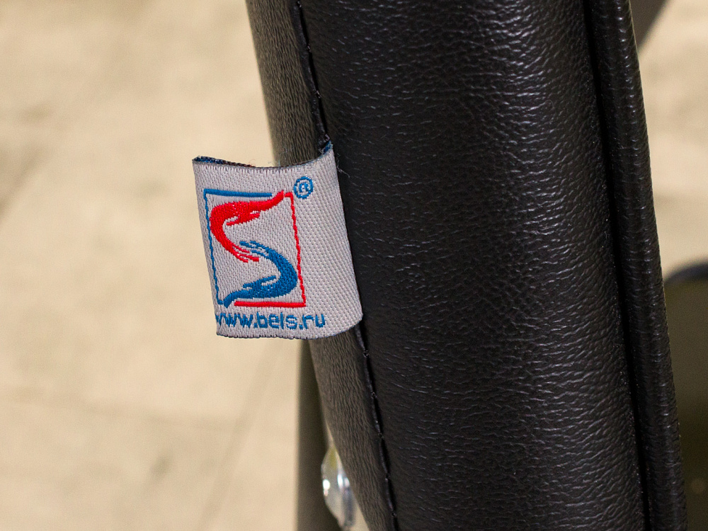 Конференц кресло для переговорной  Кожзам Чёрный Россия  КДКЧ-27065