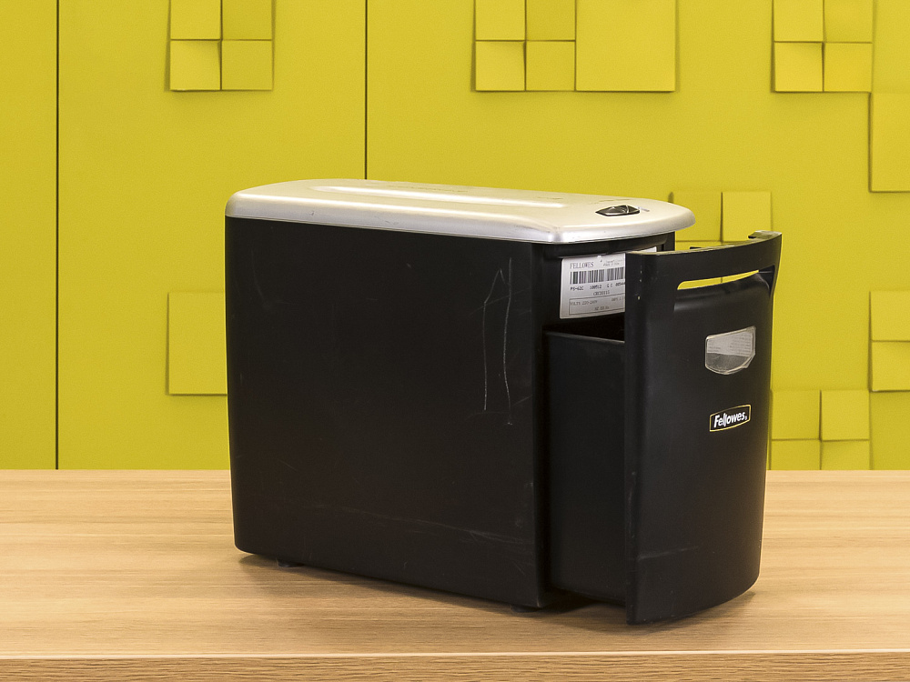 Шредер Fellowes пластик черный ШРЕДЕР-09046