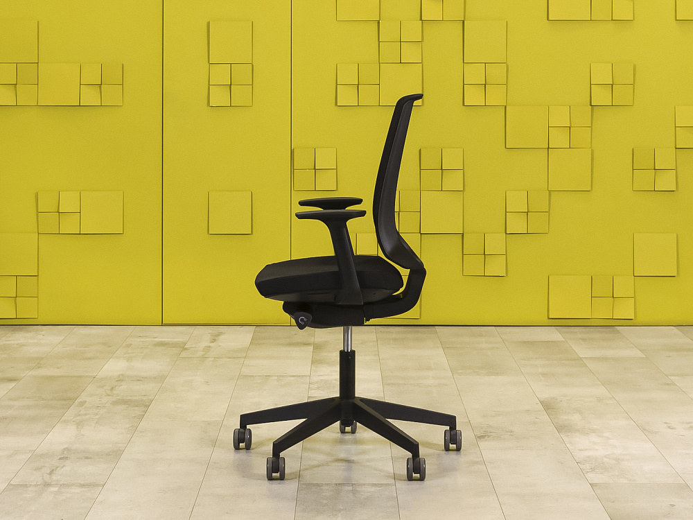 Офисное кресло для персонала на колесах Profim Ткань Чёрный Польша_КПТЧ2-090922