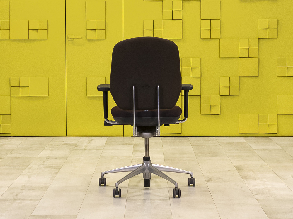 Офисное кресло для персонала на колесах Vitra Ткань Коричневый Швейцария_КПТК4-150922
