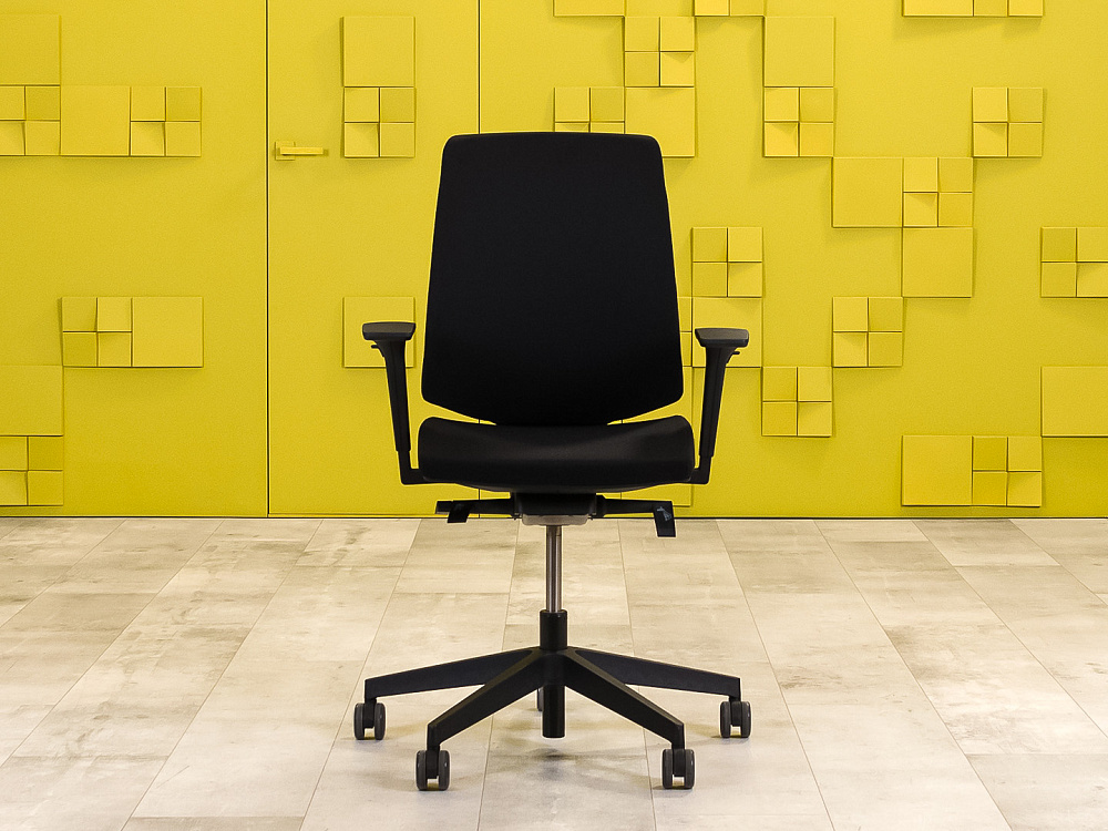 Офисное кресло для персонала на колесах Profim Ткань Чёрный Польша_КПТЧ2-090922