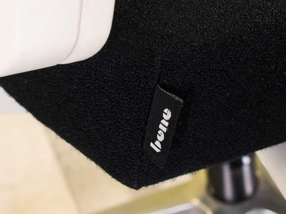 Офисное кресло для персонала на колесах BENE Ткань Чёрный; Белый Австрия_КПТЧ-190324