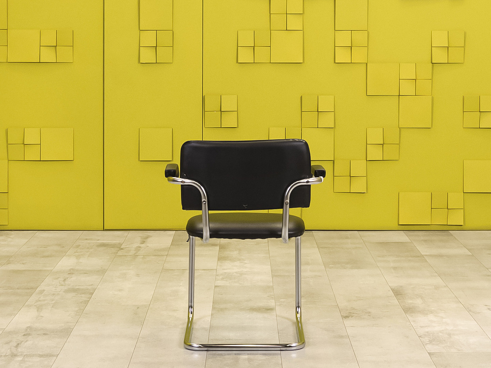 Конференц кресло для переговорной Nowy Styl Кожзам Чёрный  КДКЧ-26036