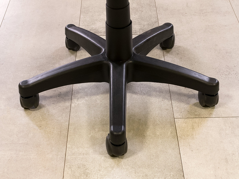 Офисное кресло для персонала на колесах LARK Ткань Чёрный; Синий Россия