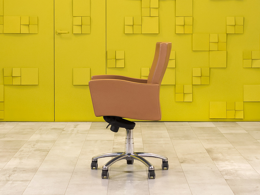 Конференц кресло для переговорной на колесах POLTRONA FRAU Кожа Коричневый Италия_КНКК-081024