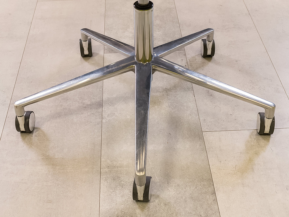 Конференц кресло для переговорной на колесах Кожзам Чёрный Россия_КНКЧ-310524