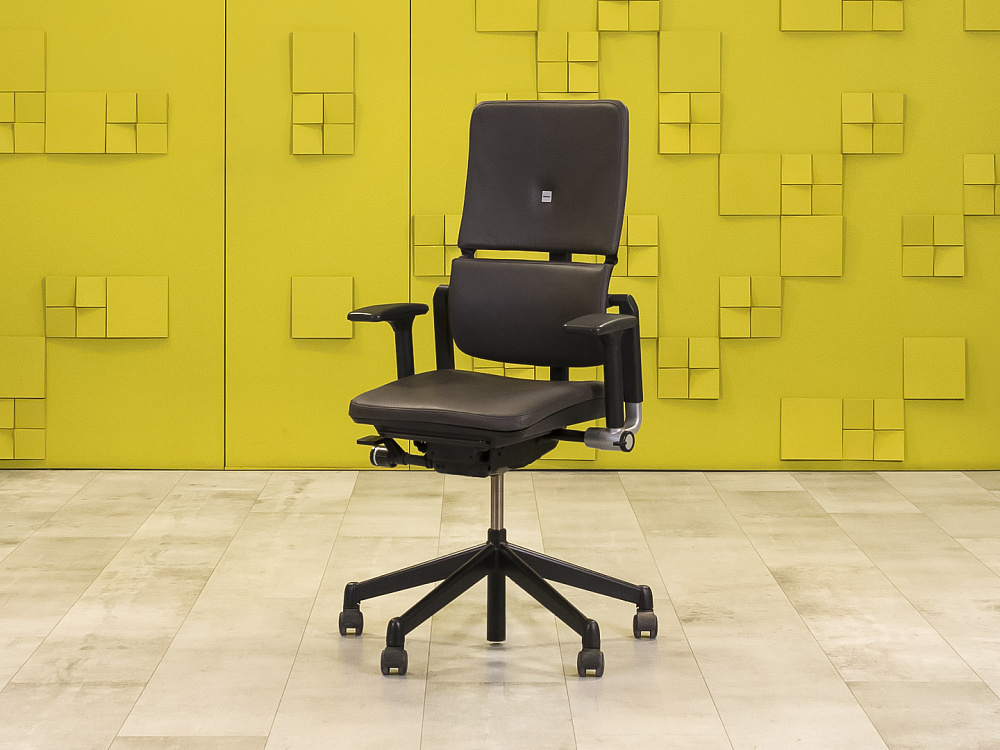 Офисное кресло руководителя на колесах Please 2 Ergonomik Steelcase Кожа Серый Франция  КРКС-03035