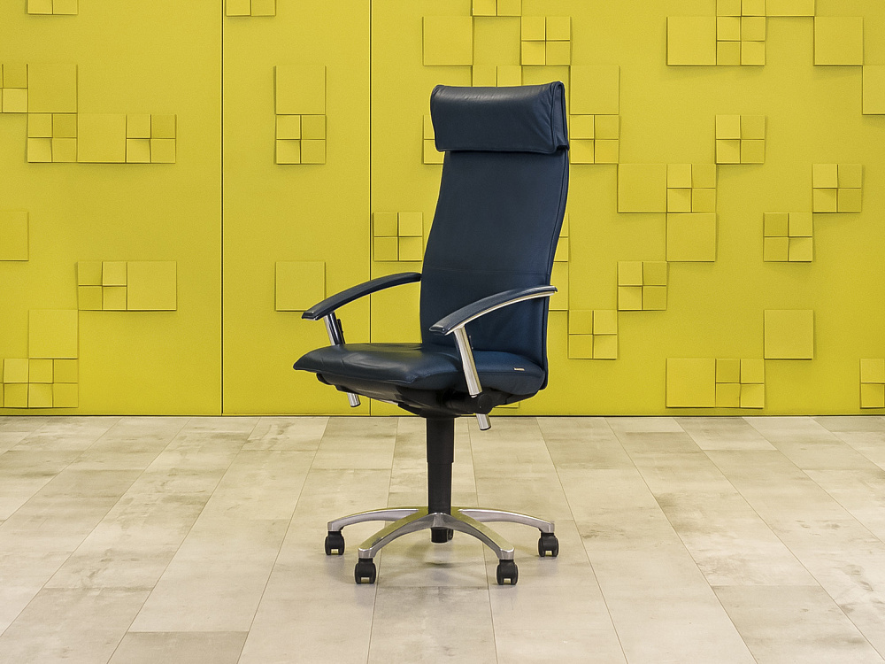 Офисное кресло руководителя на колесах TIGER SATO Кожа Синий Германия_КРКН-131123