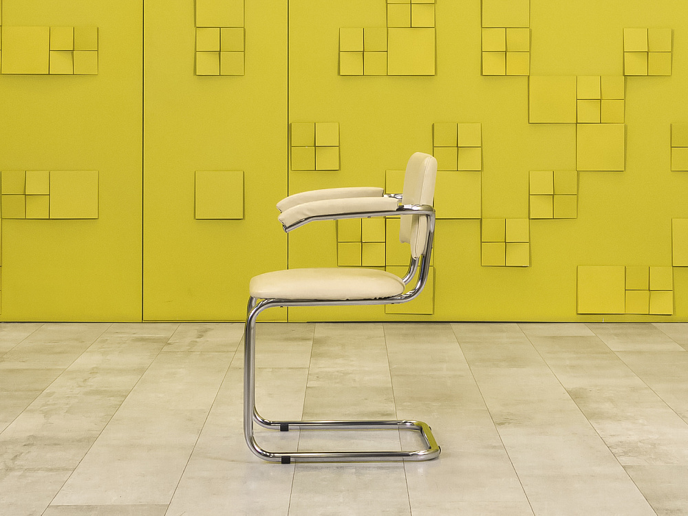 Конференц кресло для переговорной Кожзам Бежевый  КДКБ-09105