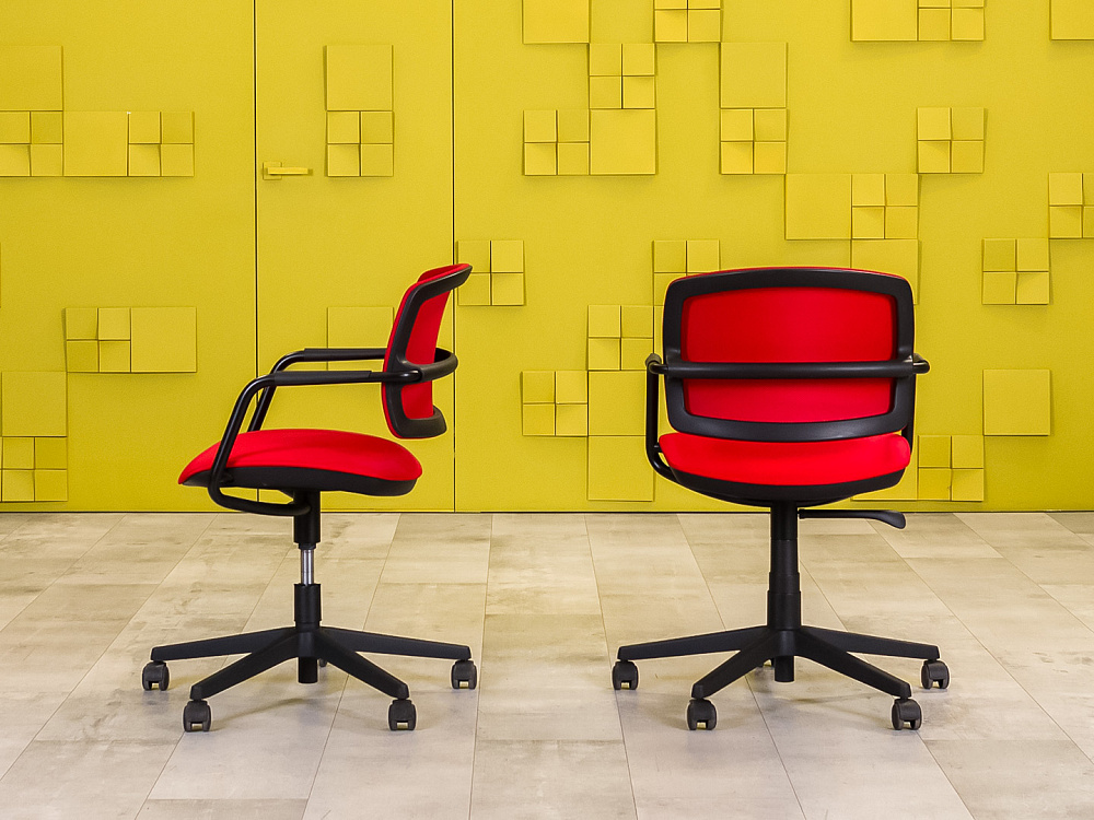 Офисное кресло для персонала на колесах Sitland Ткань Красный Италия_КПТК-261023