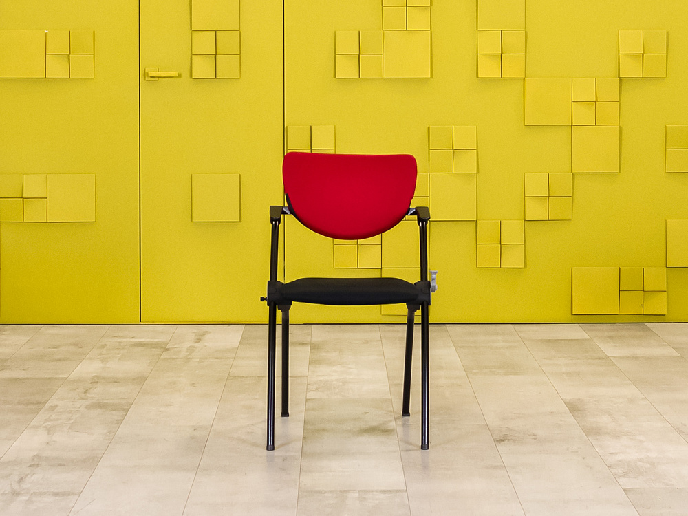 Конференц кресло для переговорной на ножках HAWORTH Ткань Чёрный; Красный Германия_КНТЧ-110823