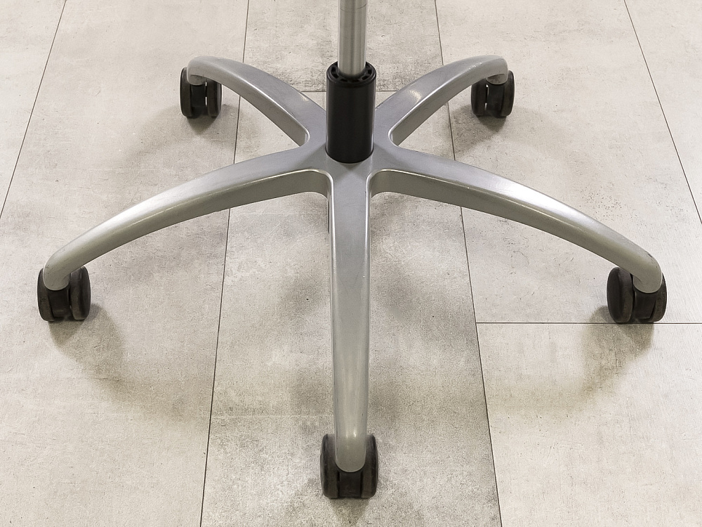 Офисное кресло для персонала на колесах Koenig Neurath Ткань Германия КПТН-06026